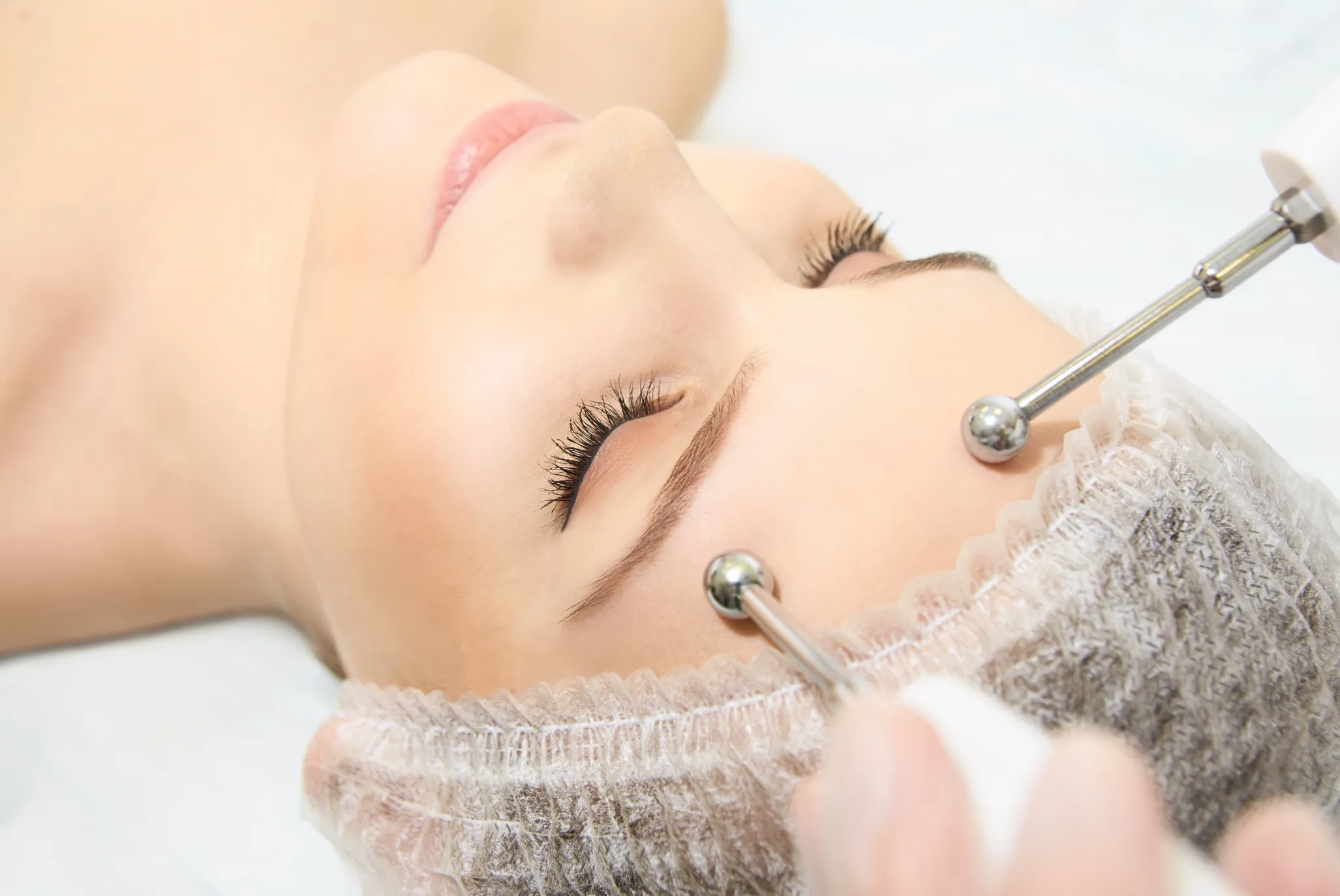 Microneedling with Led Light Therapy